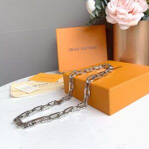 LOUIS VUITTON Exquisite stitching chain Cuban chain metal necklace silver